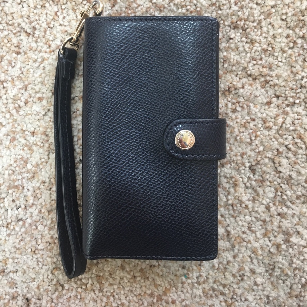 Coach wristlet wallet